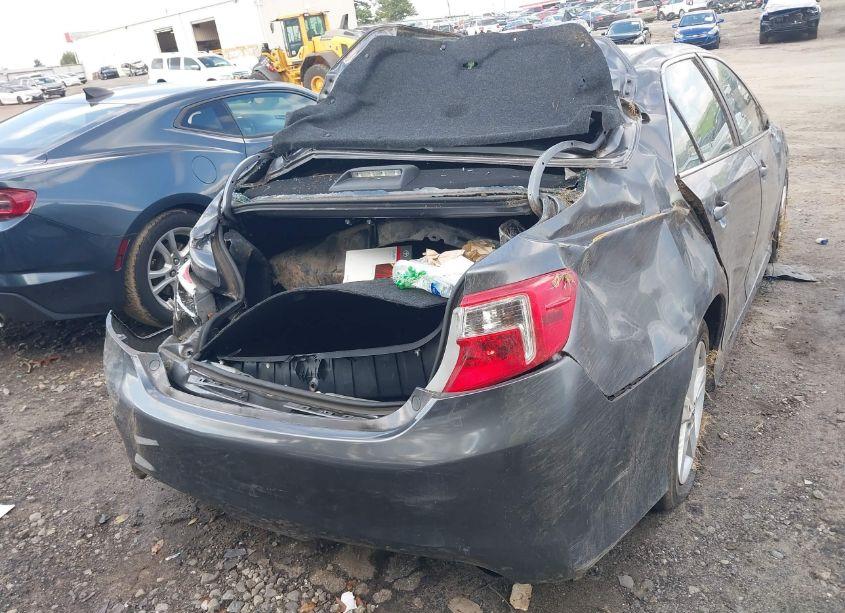 Photo 18 of 2014 Toyota Camry SE (VIN 4T1BF1FK4EU432897)