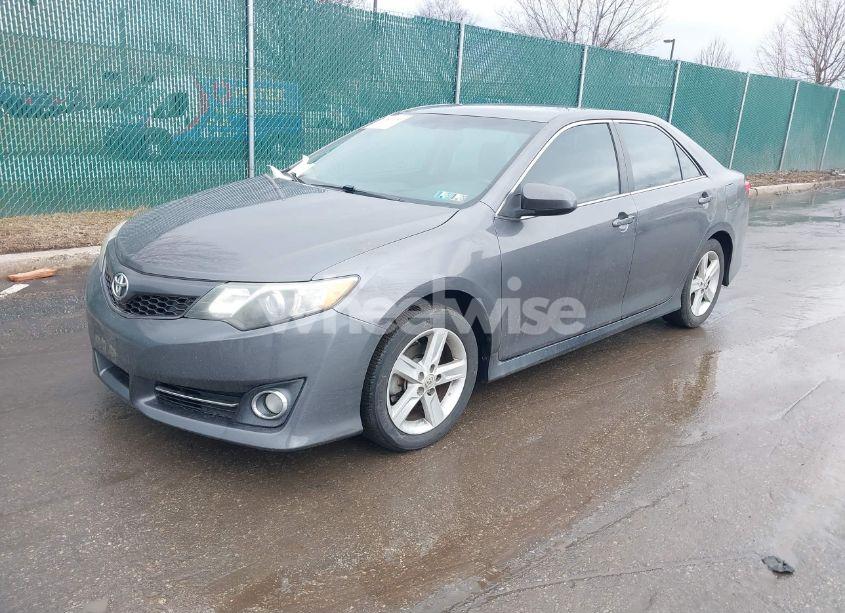 Photo 2 of 2014 Toyota Camry SE (VIN 4T1BF1FK4EU439574)