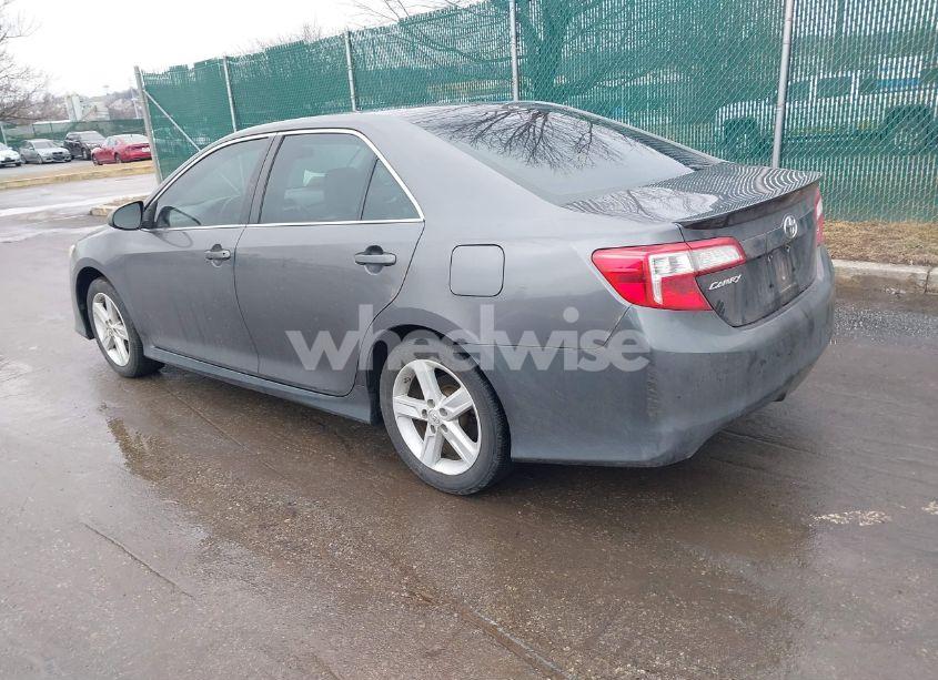 Photo 3 of 2014 Toyota Camry SE (VIN 4T1BF1FK4EU439574)