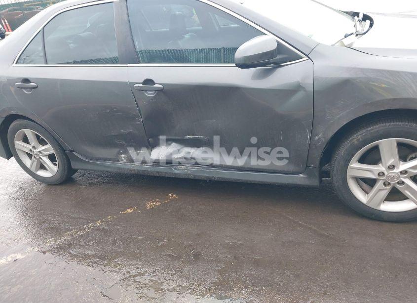 Photo 6 of 2014 Toyota Camry SE (VIN 4T1BF1FK4EU439574)