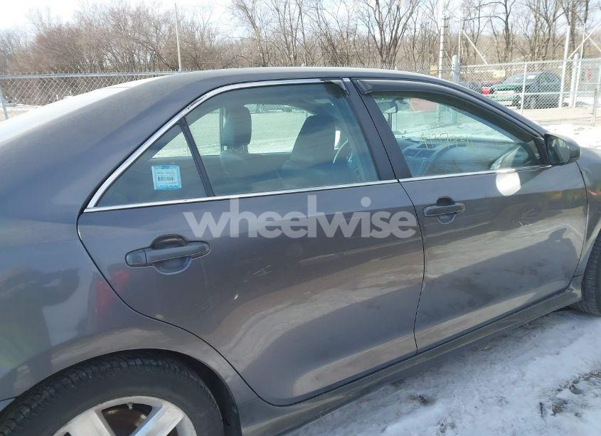 Photo 13 of 2014 Toyota Camry SE (VIN 4T1BF1FK4EU441163)