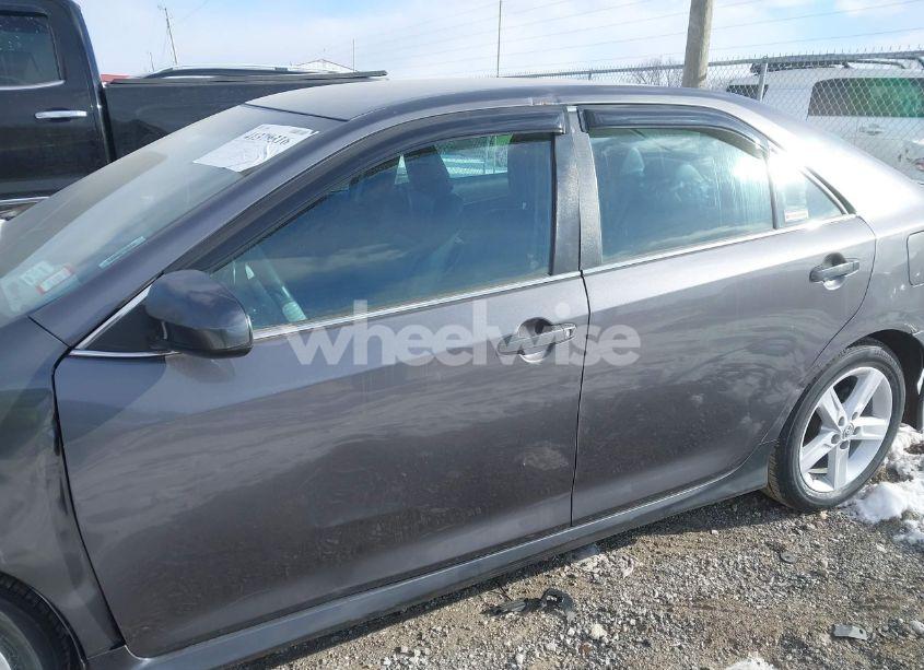 Photo 14 of 2014 Toyota Camry SE (VIN 4T1BF1FK4EU441163)