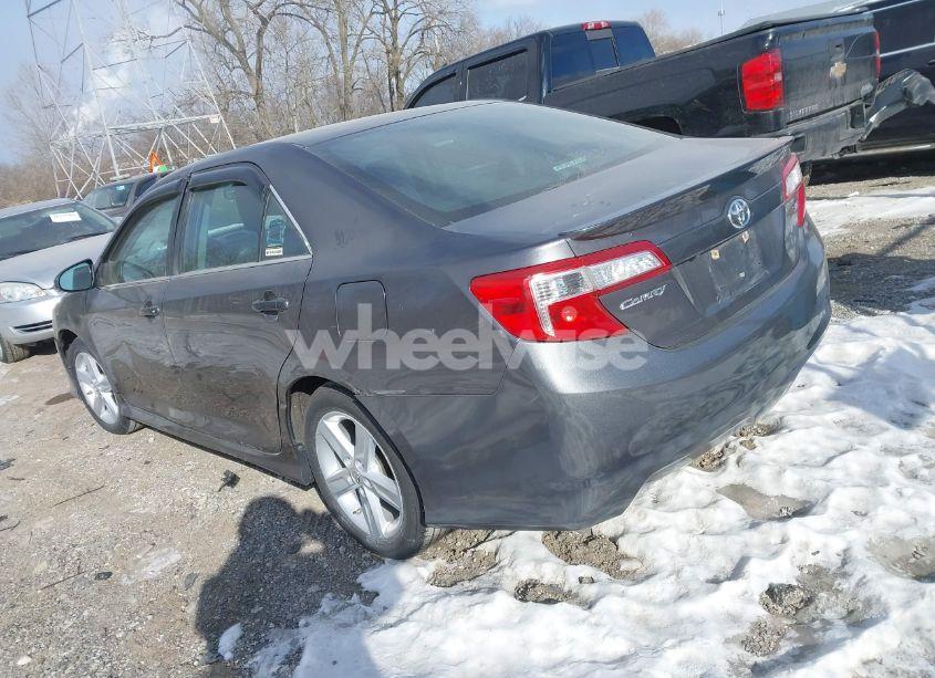 Photo 3 of 2014 Toyota Camry SE (VIN 4T1BF1FK4EU441163)