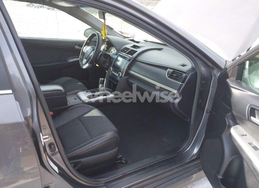 Photo 5 of 2014 Toyota Camry SE (VIN 4T1BF1FK4EU441163)