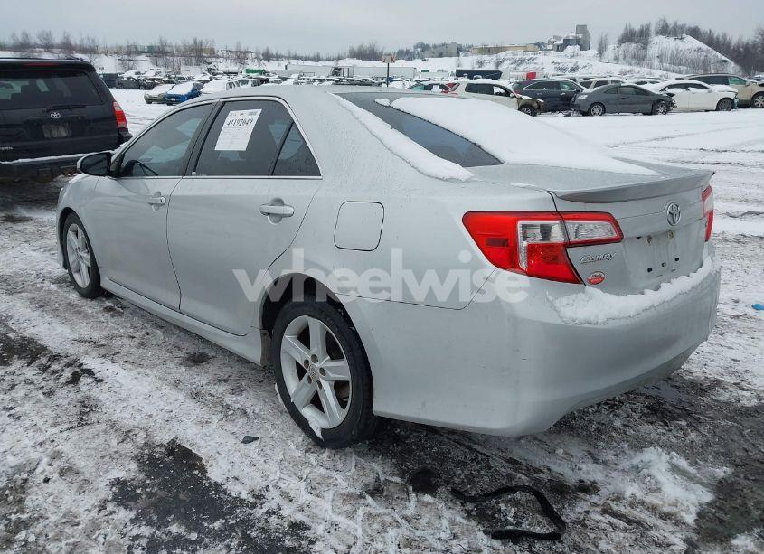 Photo 3 of 2014 Toyota Camry SE (VIN 4T1BF1FK4EU441860)