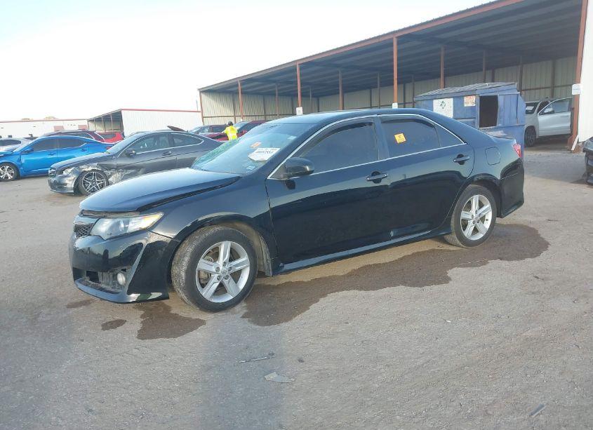 Photo 2 of 2014 Toyota Camry SE (VIN 4T1BF1FK4EU441910)