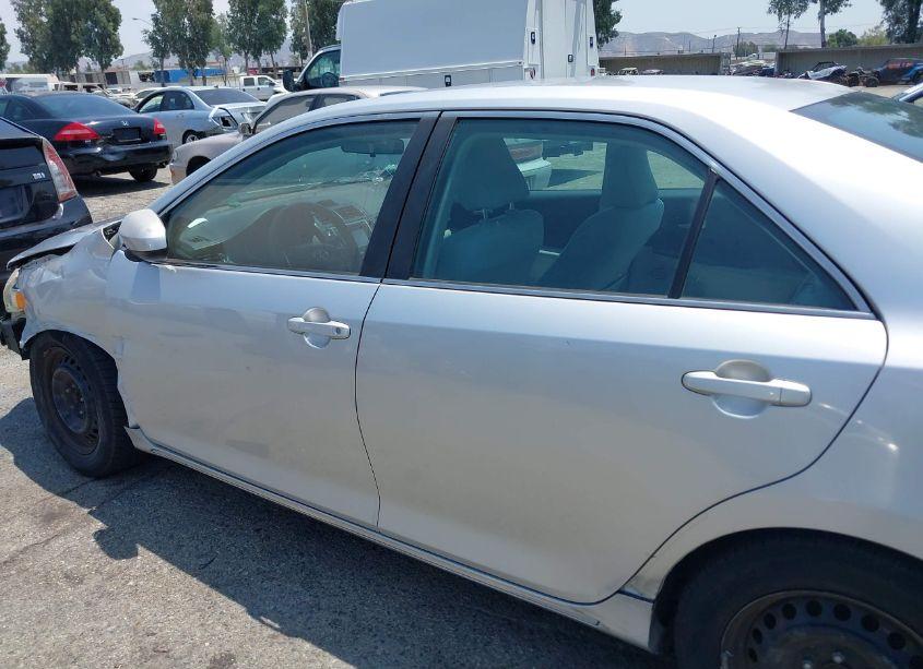 Photo 14 of 2014 Toyota Camry LE (VIN 4T1BF1FK4EU447108)