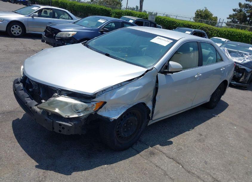 Photo 2 of 2014 Toyota Camry LE (VIN 4T1BF1FK4EU447108)