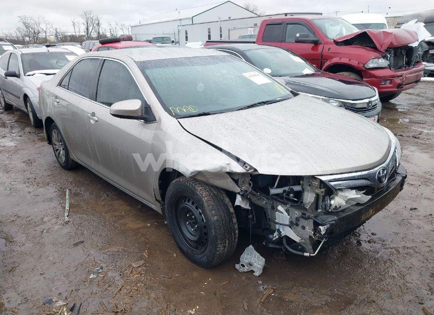 2014 Toyota Camry LE (VIN 4T1BF1FK4EU466368) main photo