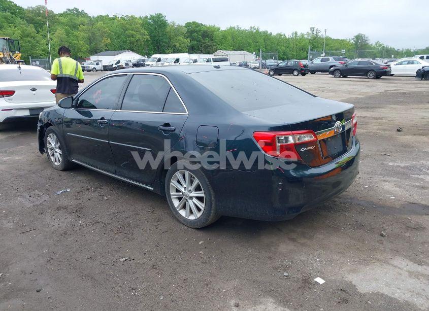 Photo 3 of 2014 Toyota Camry XLE (VIN 4T1BF1FK4EU466807)