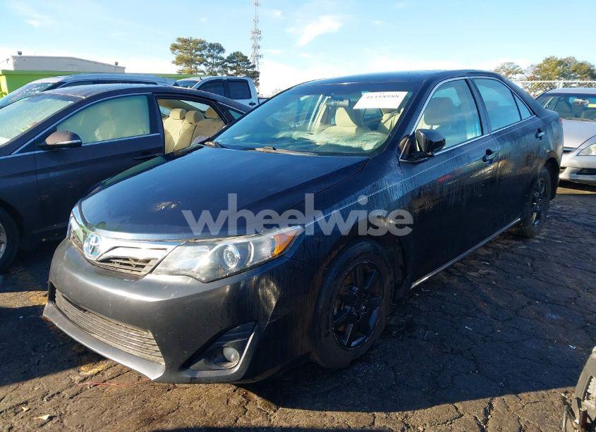 Photo 2 of 2014 Toyota Camry LE (VIN 4T1BF1FK4EU467911)
