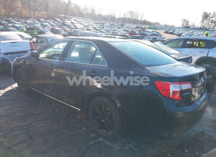 Photo 3 of 2014 Toyota Camry LE (VIN 4T1BF1FK4EU467911)