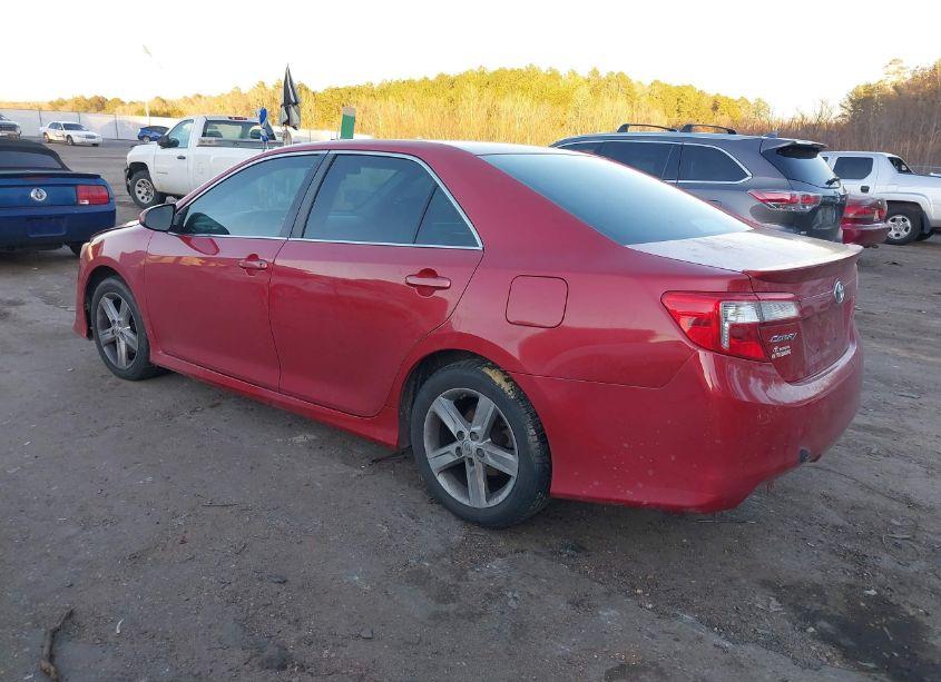 Photo 3 of 2014 Toyota Camry SE (VIN 4T1BF1FK4EU740572)