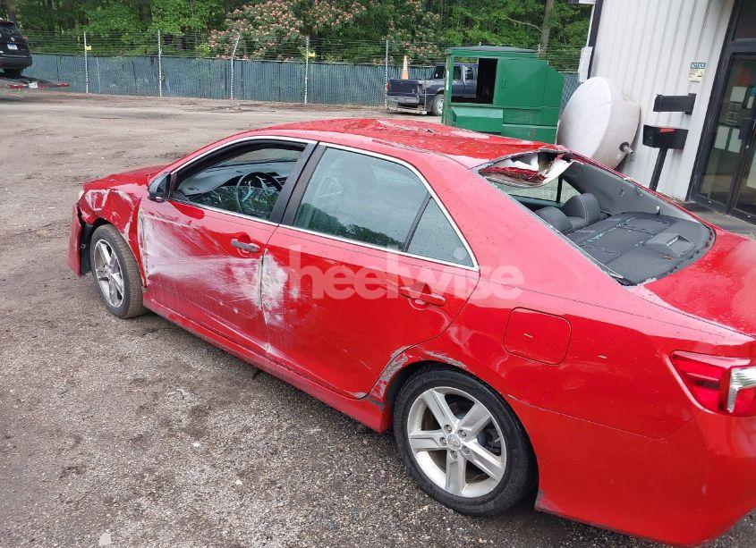 Photo 6 of 2014 Toyota Camry SE (VIN 4T1BF1FK4EU743293)