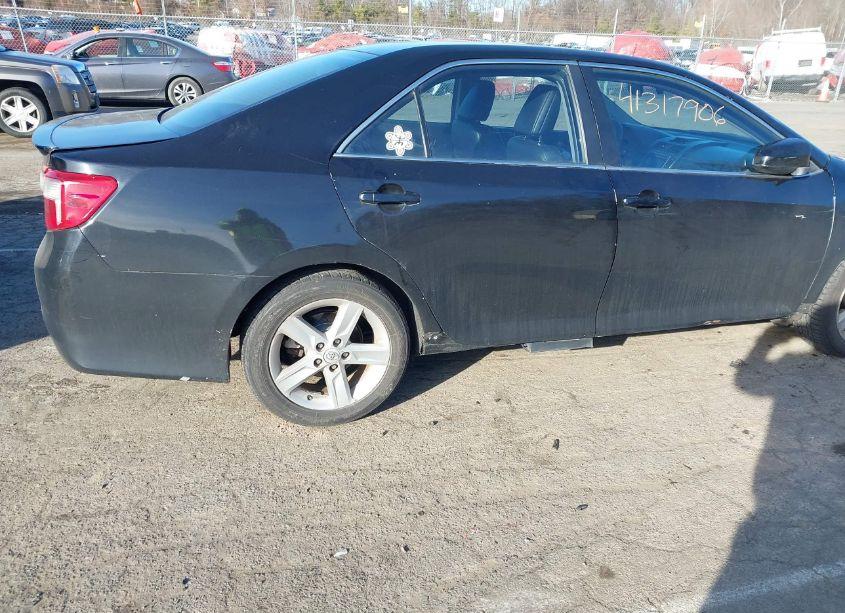 Photo 17 of 2014 Toyota Camry SE (VIN 4T1BF1FK4EU752205)