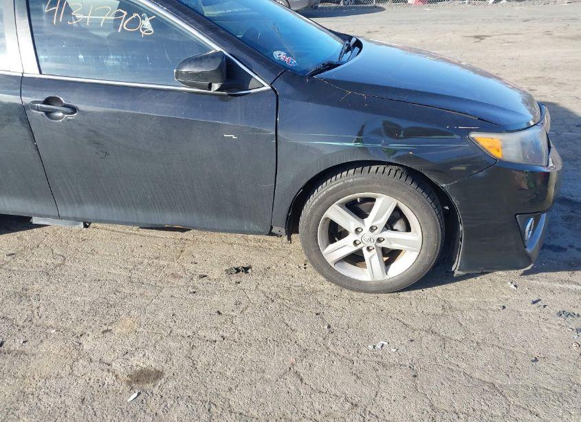 Photo 6 of 2014 Toyota Camry SE (VIN 4T1BF1FK4EU752205)