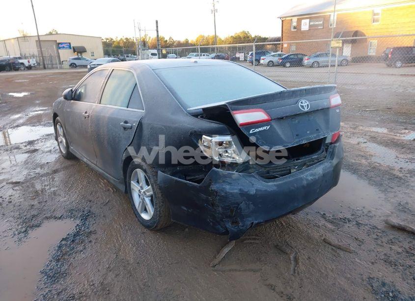 Photo 3 of 2014 Toyota Camry SE (VIN 4T1BF1FK4EU753757)