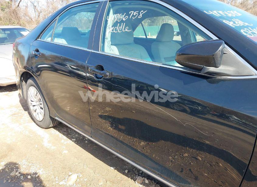 Photo 17 of 2014 Toyota Camry LE (VIN 4T1BF1FK4EU756061)