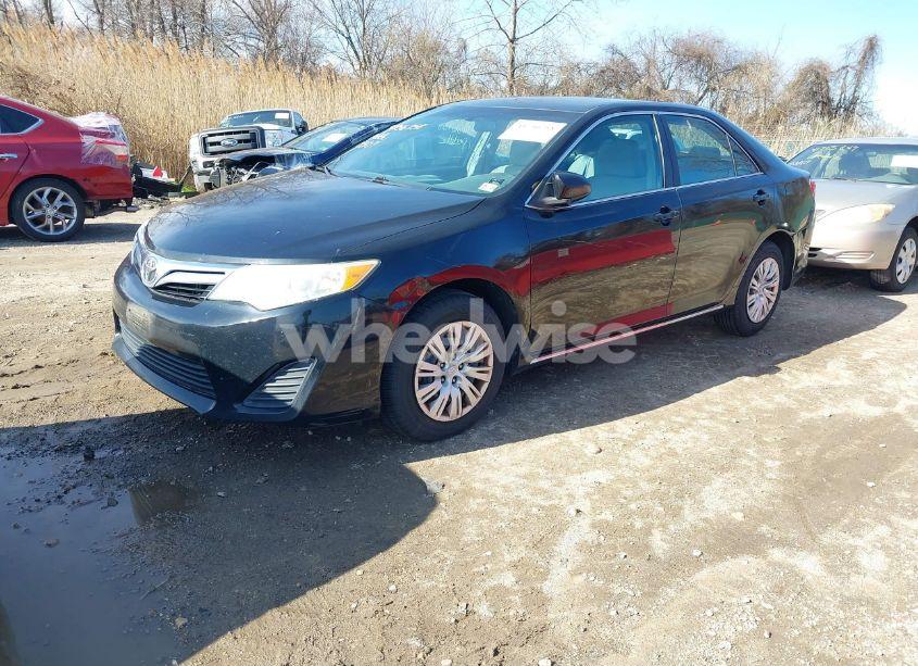 Photo 2 of 2014 Toyota Camry LE (VIN 4T1BF1FK4EU756061)