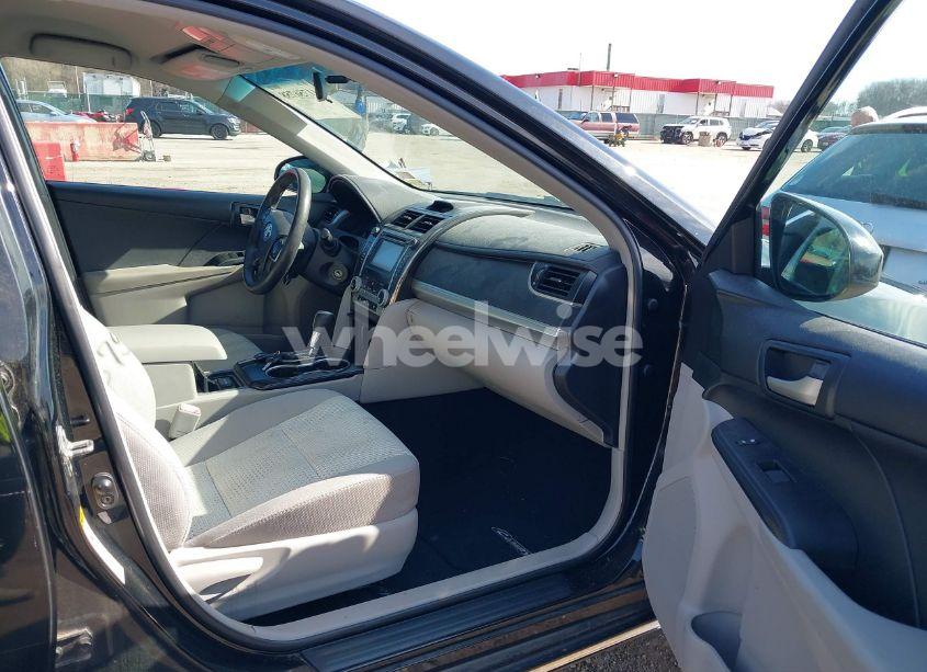 Photo 5 of 2014 Toyota Camry LE (VIN 4T1BF1FK4EU756061)