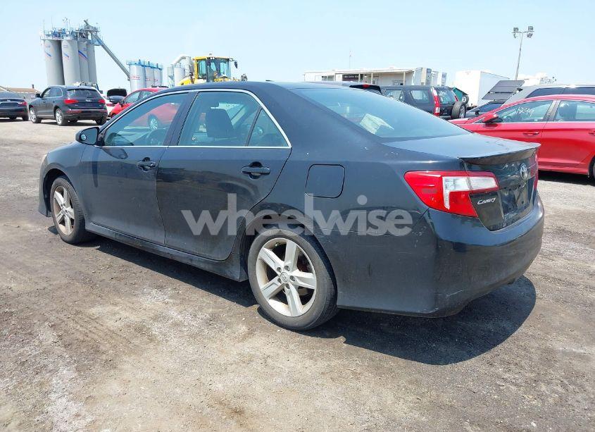 Photo 3 of 2014 Toyota Camry SE (VIN 4T1BF1FK4EU772356)