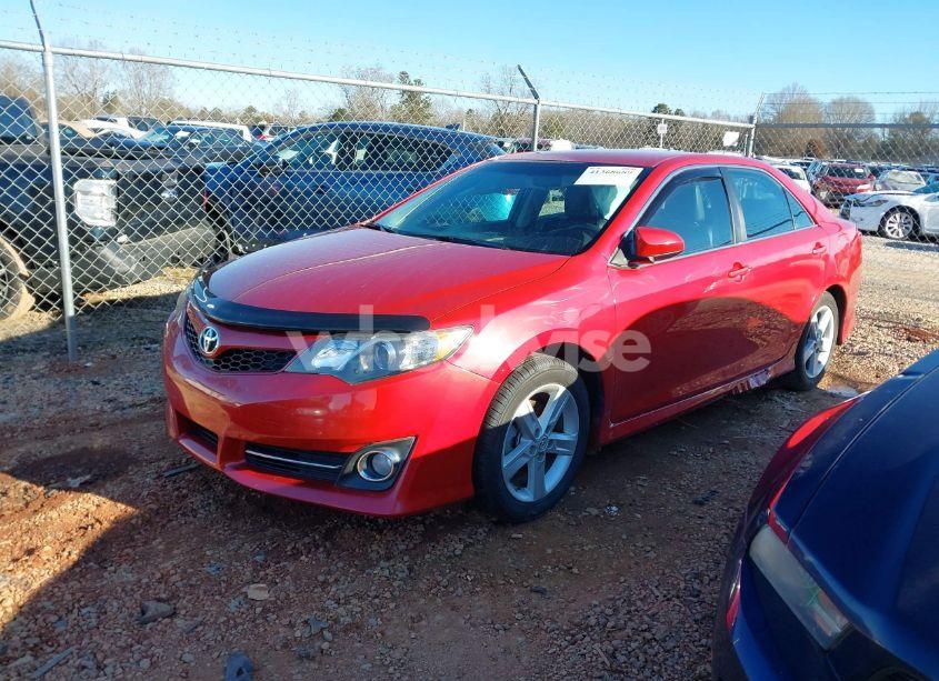 Photo 2 of 2014 Toyota Camry SE (VIN 4T1BF1FK4EU788007)