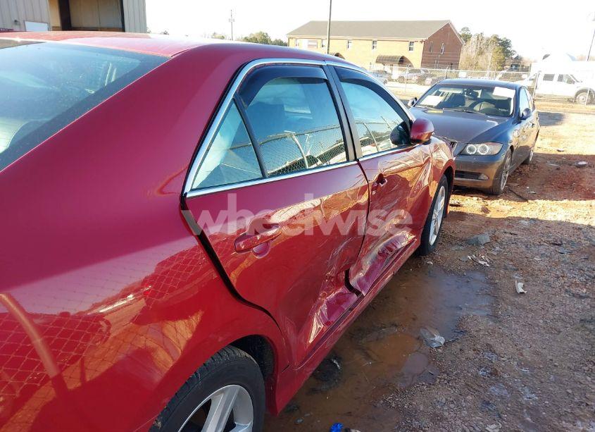 Photo 6 of 2014 Toyota Camry SE (VIN 4T1BF1FK4EU788007)