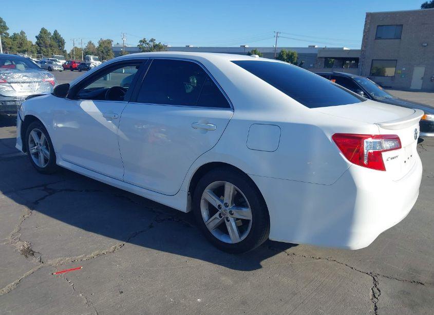 Photo 3 of 2014 Toyota Camry SE (VIN 4T1BF1FK4EU796995)