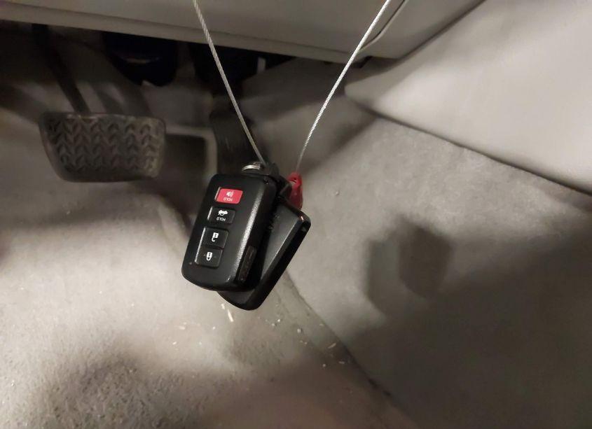 Photo 11 of 2014 Toyota Camry XLE (VIN 4T1BF1FK4EU803024)