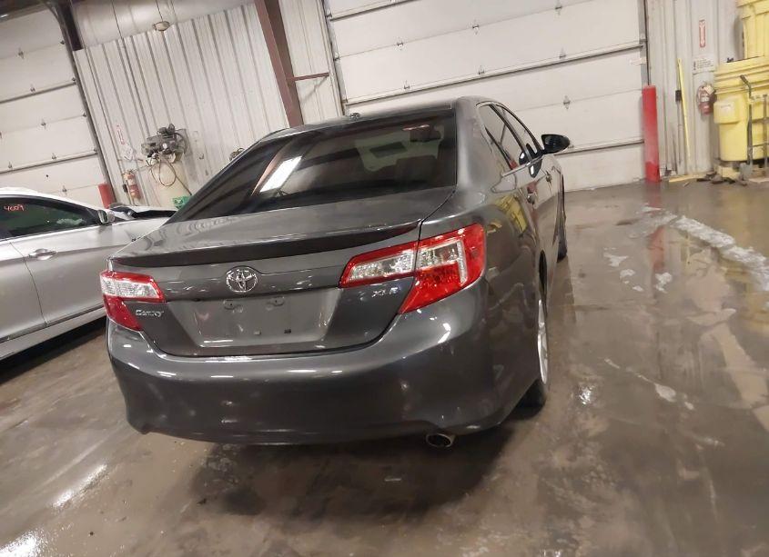 Photo 16 of 2014 Toyota Camry XLE (VIN 4T1BF1FK4EU803024)