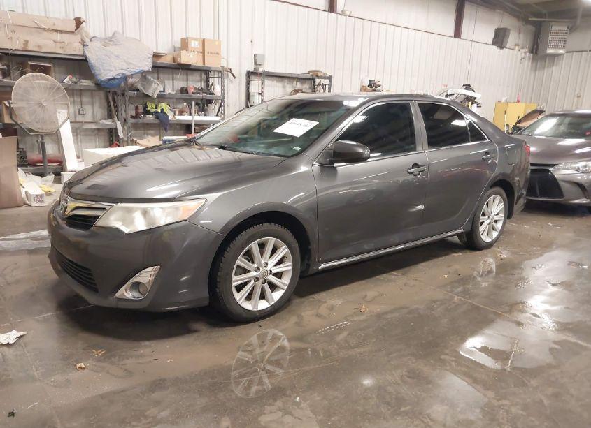 Photo 2 of 2014 Toyota Camry XLE (VIN 4T1BF1FK4EU803024)
