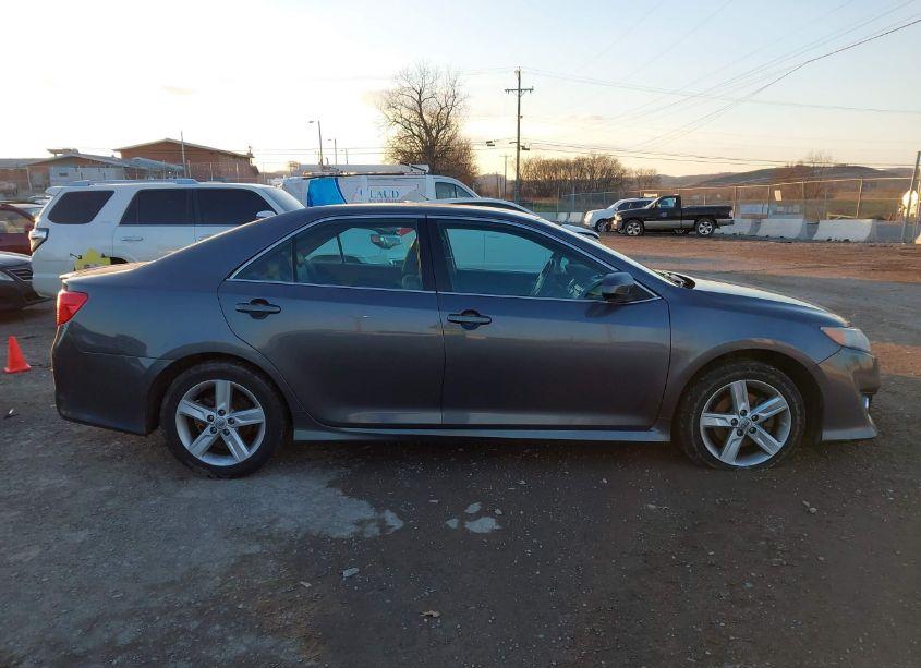 Photo 13 of 2014 Toyota Camry SE (VIN 4T1BF1FK4EU815819)