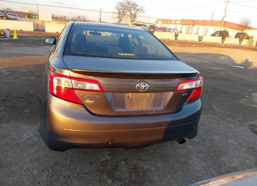 Photo 16 of 2014 Toyota Camry SE (VIN 4T1BF1FK4EU815819)