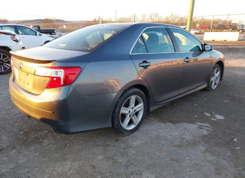 Photo 4 of 2014 Toyota Camry SE (VIN 4T1BF1FK4EU815819)