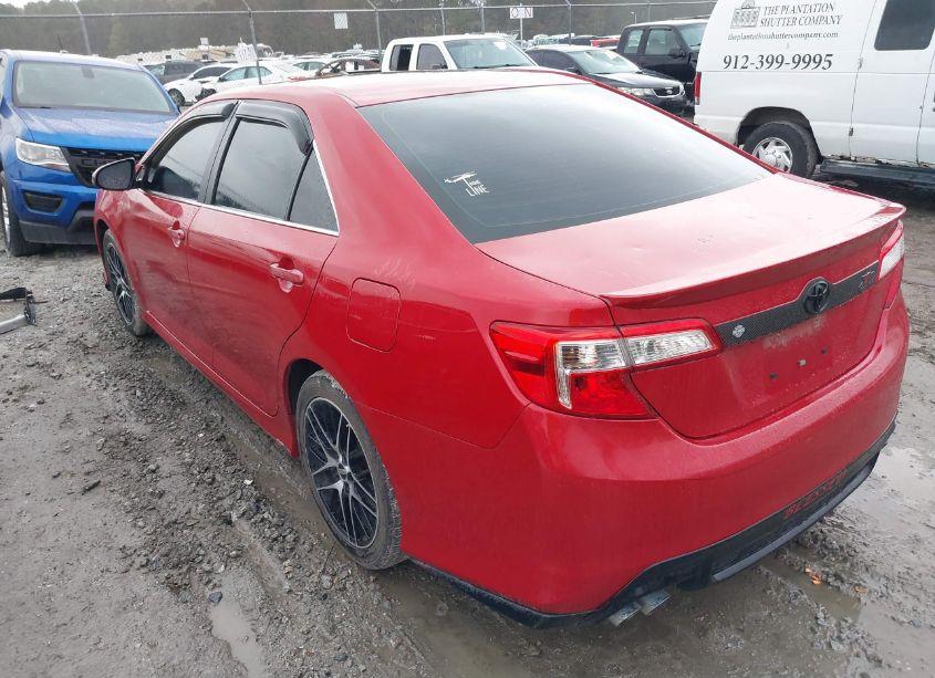 Photo 3 of 2014 Toyota Camry SE (VIN 4T1BF1FK4EU832832)