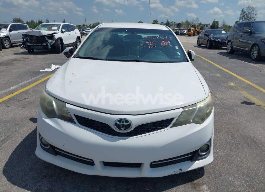 Photo 12 of 2014 Toyota Camry SE (VIN 4T1BF1FK4EU833494)