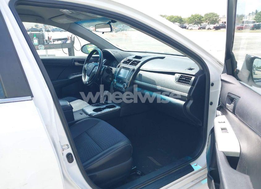 Photo 5 of 2014 Toyota Camry SE (VIN 4T1BF1FK4EU833494)