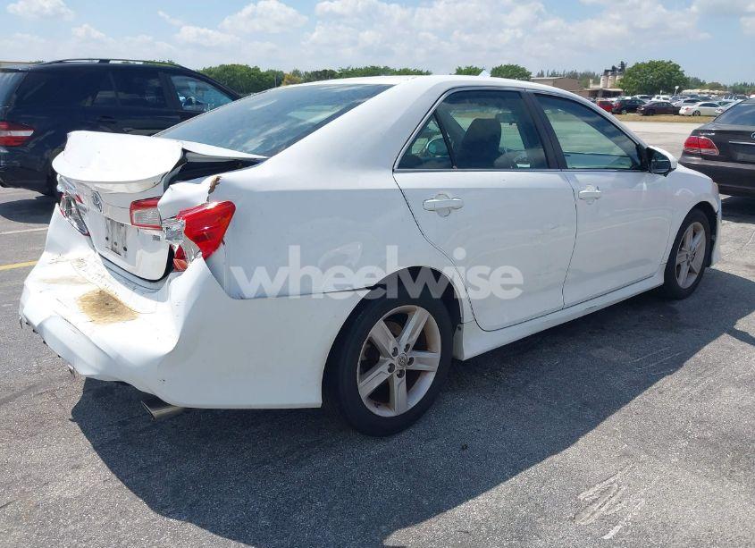 Photo 6 of 2014 Toyota Camry SE (VIN 4T1BF1FK4EU833494)