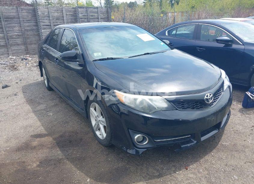 2014 Toyota Camry SE (VIN 4T1BF1FK4EU836069) main photo