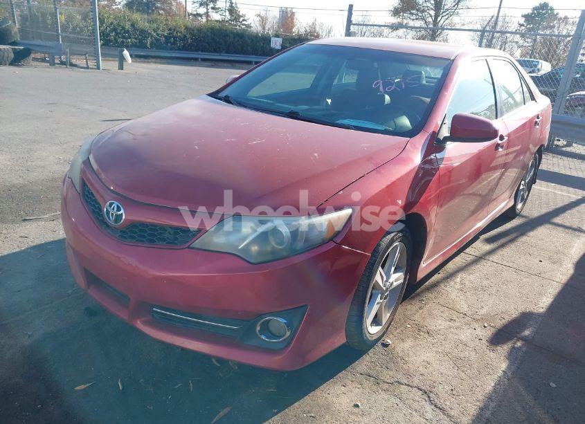 Photo 2 of 2014 Toyota Camry SE (VIN 4T1BF1FK4EU839215)
