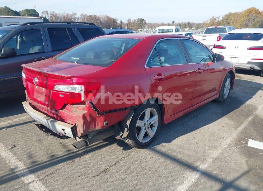 Photo 4 of 2014 Toyota Camry SE (VIN 4T1BF1FK4EU839215)