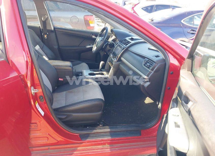 Photo 5 of 2014 Toyota Camry SE (VIN 4T1BF1FK4EU839215)