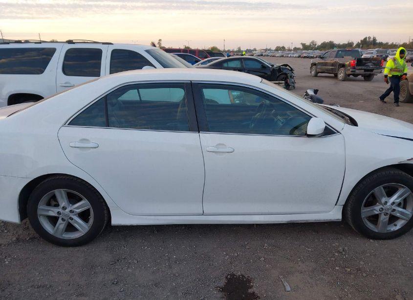 Photo 14 of 2014 Toyota Camry SE (VIN 4T1BF1FK4EU846665)