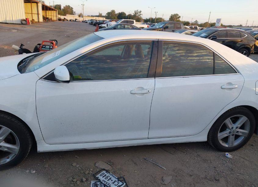 Photo 15 of 2014 Toyota Camry SE (VIN 4T1BF1FK4EU846665)