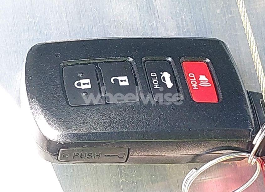 Photo 11 of 2014 Toyota Camry XLE (VIN 4T1BF1FK4EU859805)