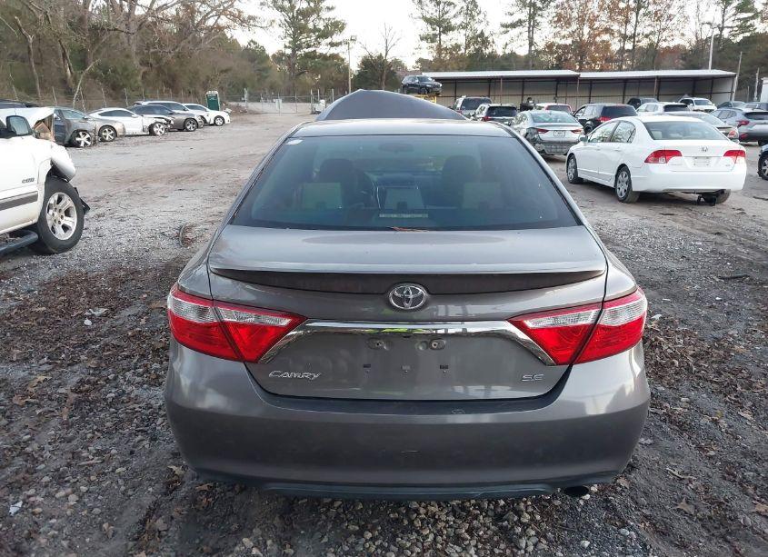 Photo 16 of 2015 Toyota Camry SE (VIN 4T1BF1FK4FU002305)
