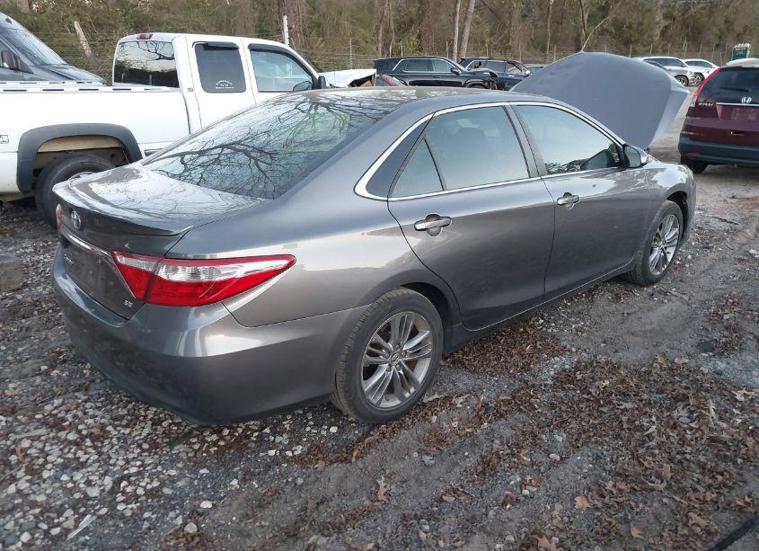 Photo 4 of 2015 Toyota Camry SE (VIN 4T1BF1FK4FU002305)