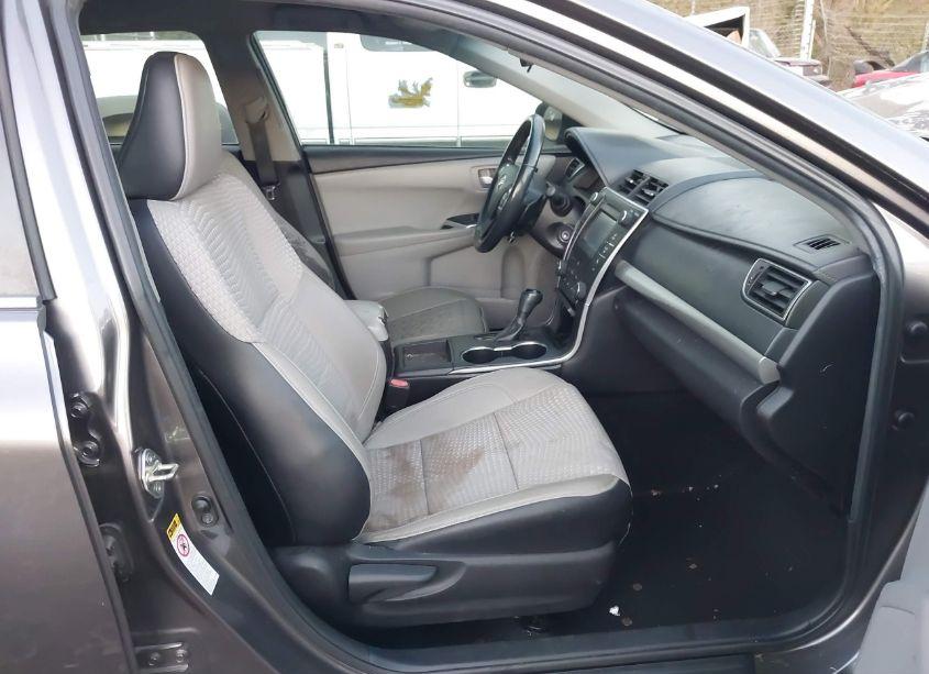 Photo 5 of 2015 Toyota Camry SE (VIN 4T1BF1FK4FU002305)