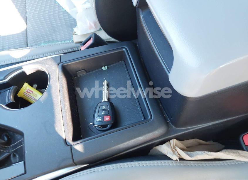 Photo 11 of 2015 Toyota Camry SE (VIN 4T1BF1FK4FU023042)