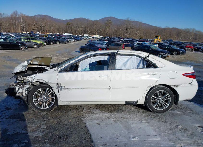 Photo 15 of 2015 Toyota Camry SE (VIN 4T1BF1FK4FU023042)